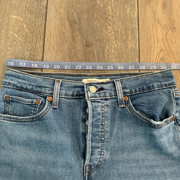 Levi’s Wedgie Straight Jeans High Rise Button Fly Cropped Women’s Size 31 - Picture 8 of 11